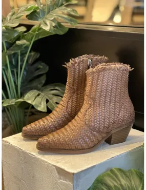 Braided Boots Kokkola Gioseppo